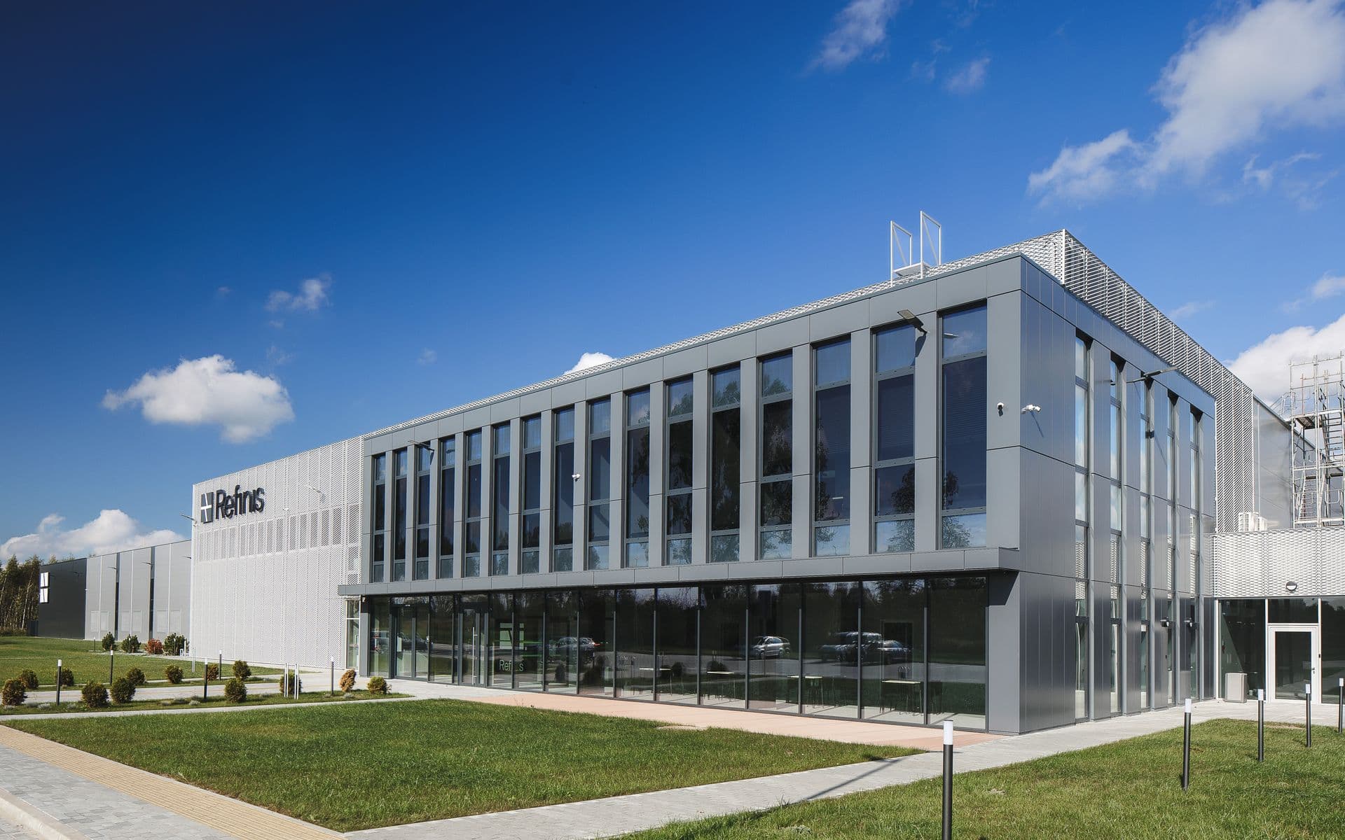 REFINIS tauriųjų metalų išgavimo gamykla